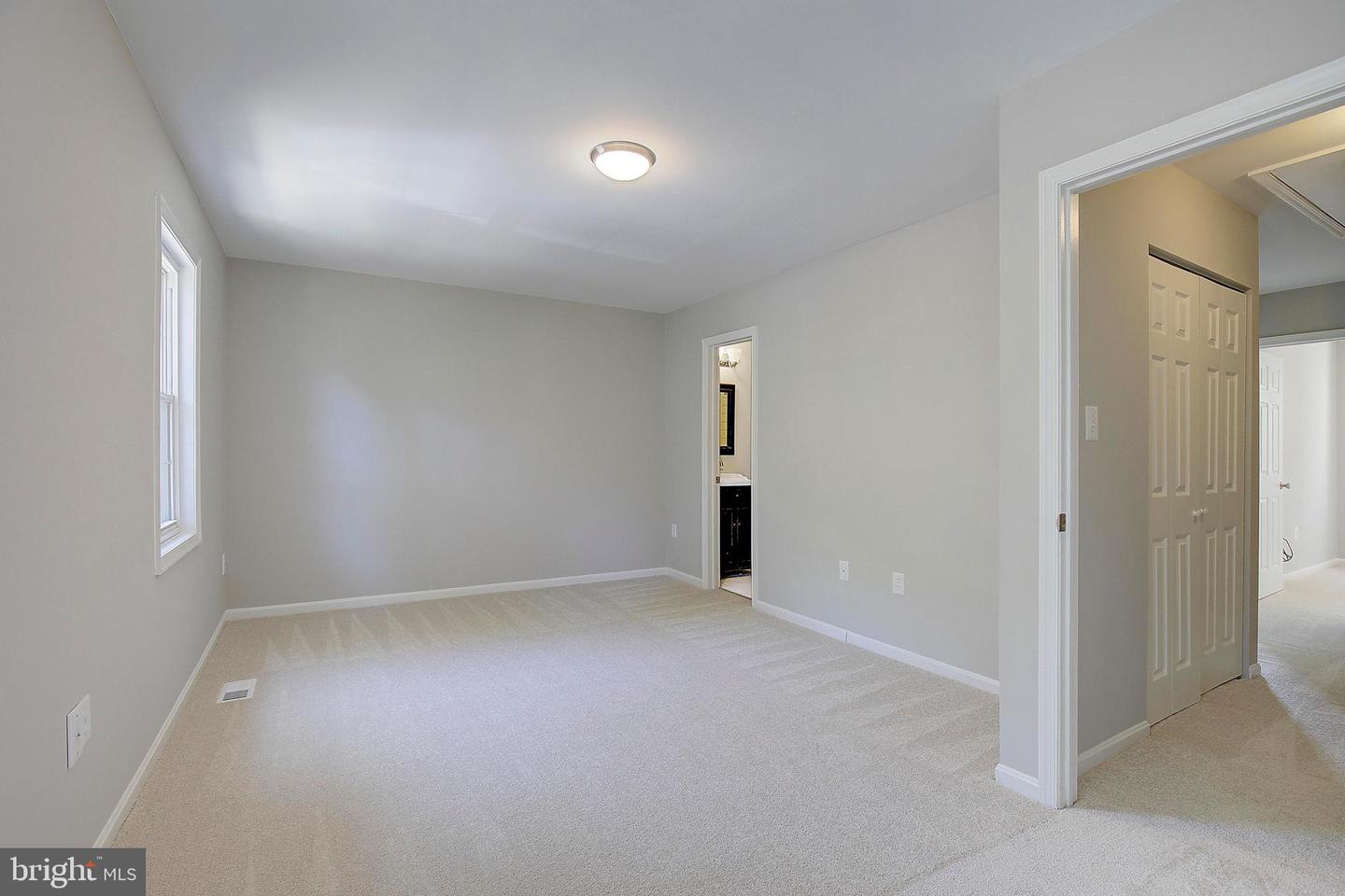 Photo 18 of 35 of 1544 Lowell Ct townhome