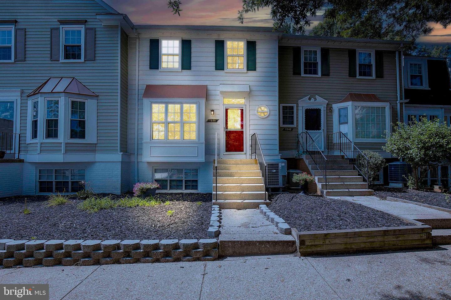 Photo 2 of 35 of 1544 Lowell Ct townhome