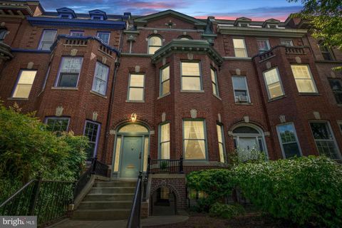 Townhouse in Washington DC 1730 Lamont STREET.jpg