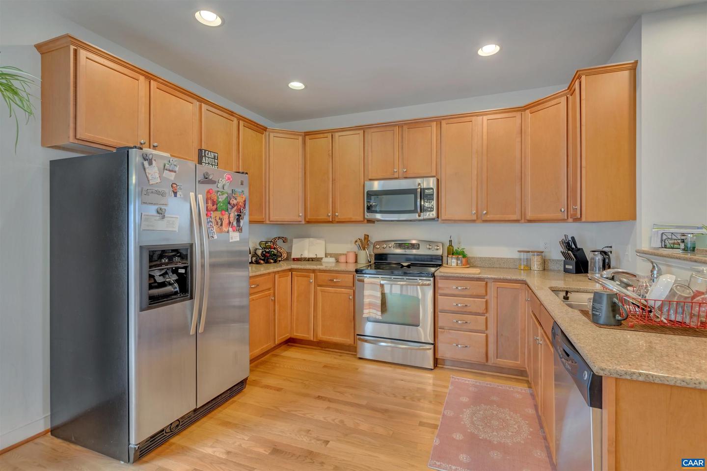 Photo 17 of 35 of 103 Longwood Dr #B townhome