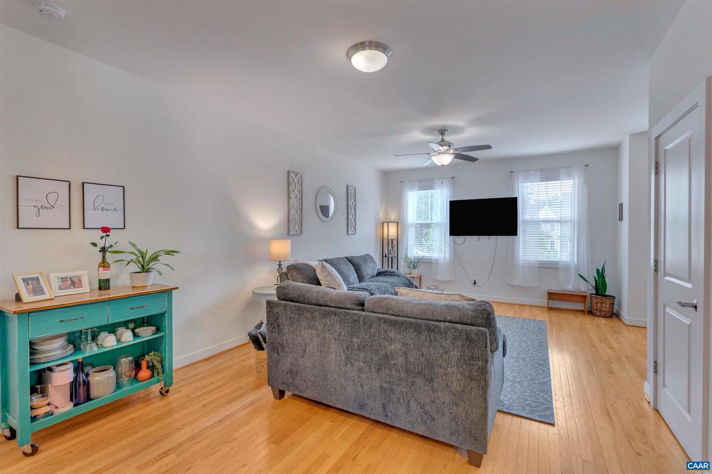 Photo 14 of 35 of 103 Longwood Dr #B townhome