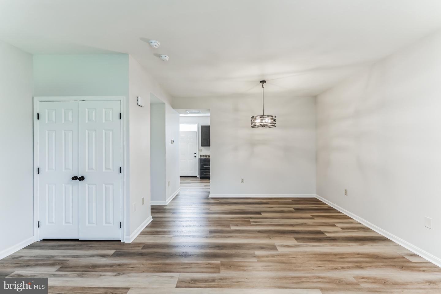Photo 4 of 29 of 2714 E Speakman Pl townhome