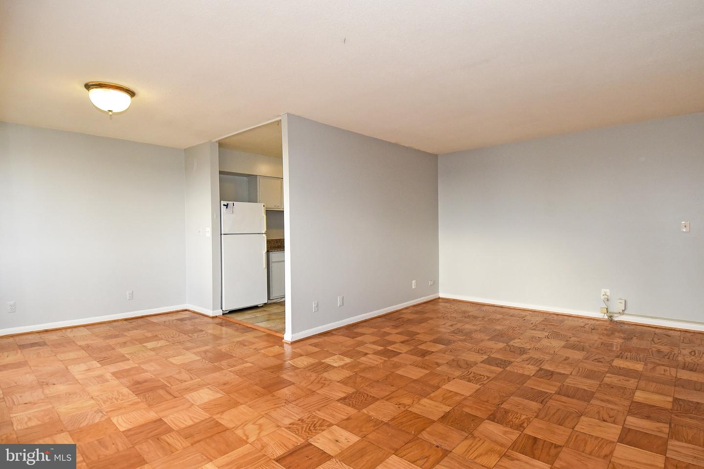 Photo 8 of 32 of 4410 Oglethorpe St #203 condo