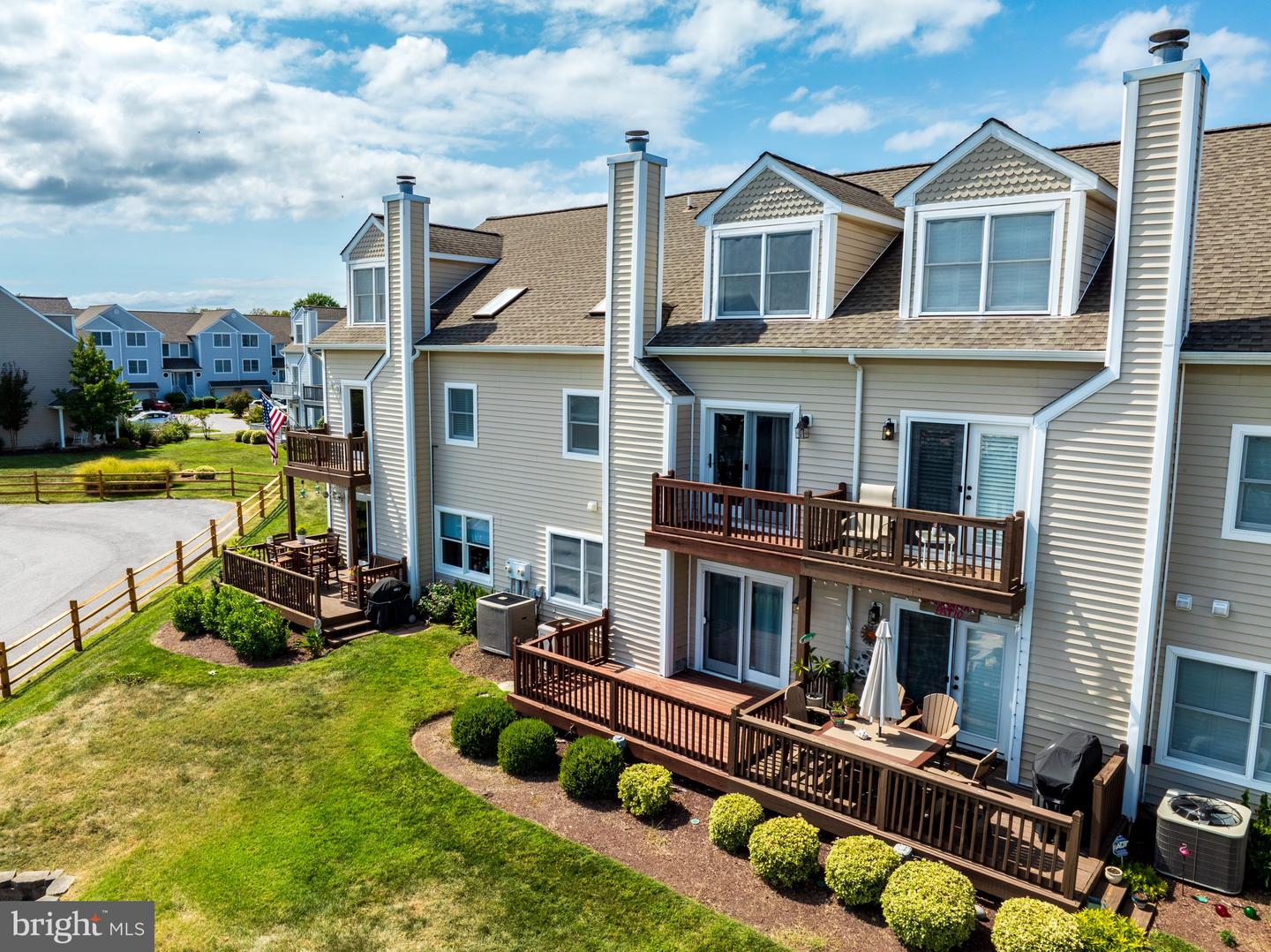 Photo 9 of 49 of 703 Blenny Ln townhome