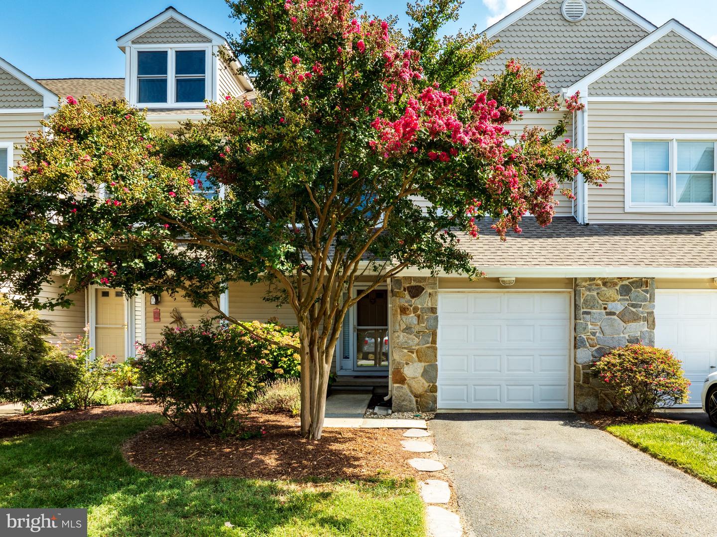 Photo 2 of 49 of 703 Blenny Ln townhome