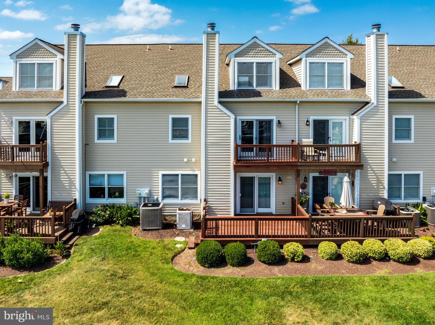 Photo 8 of 49 of 703 Blenny Ln townhome