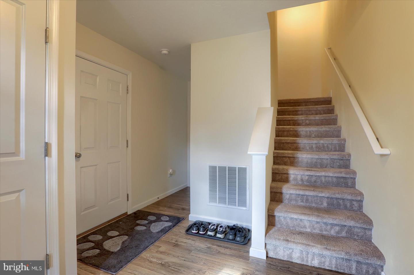Photo 3 of 28 of 4 Holstein Dr townhome
