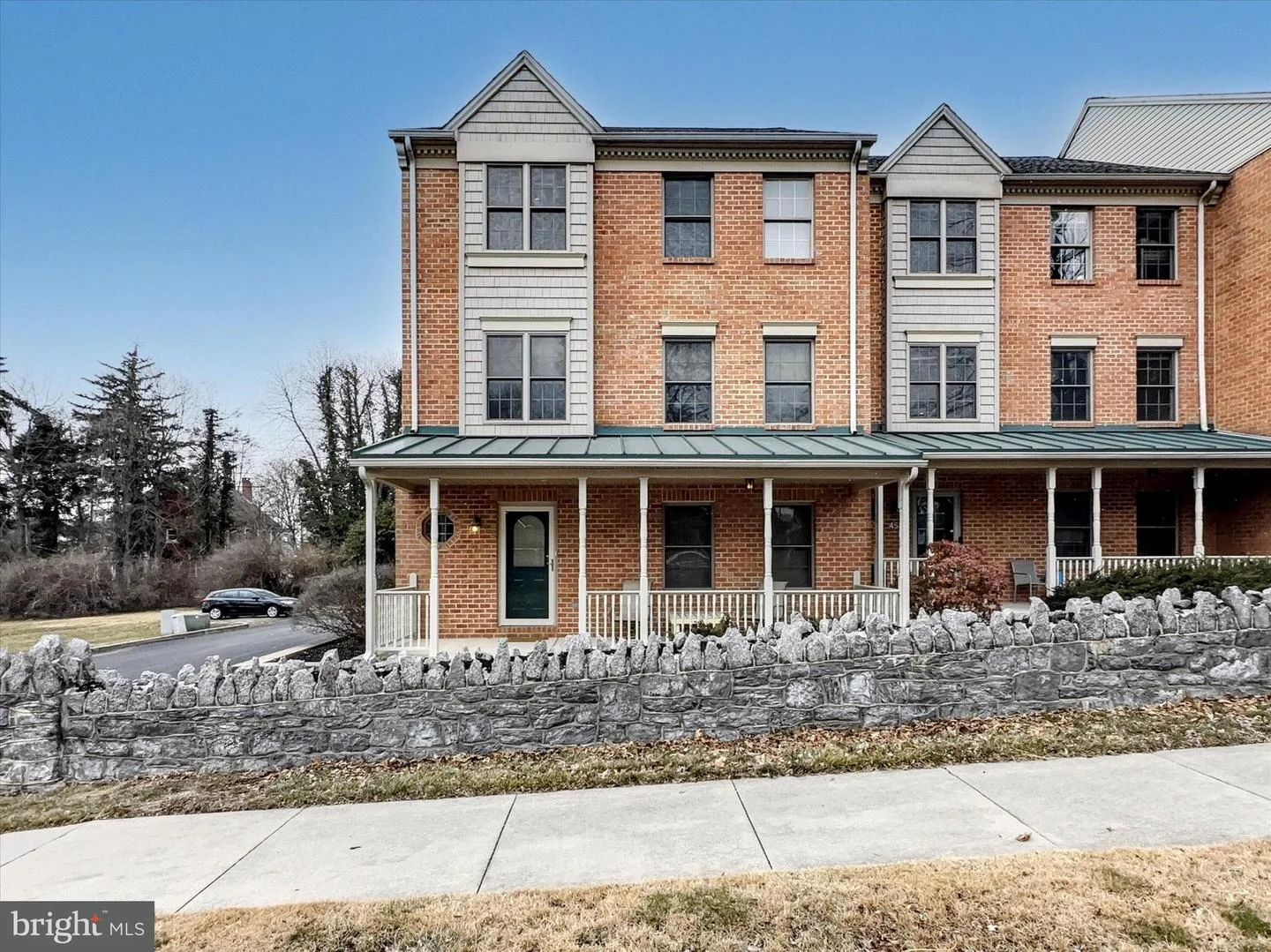 455 Linden Avenue Unit 3