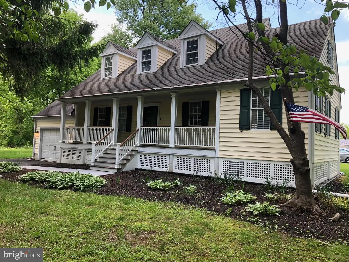 212 Apple Street, Levittown, PA, 19057