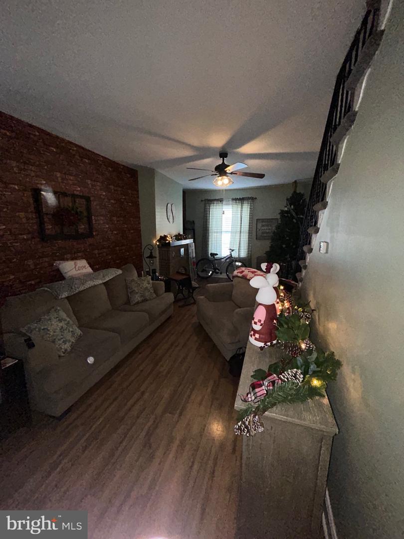 Photo 14 of 23 of 3059 Memphis St townhome