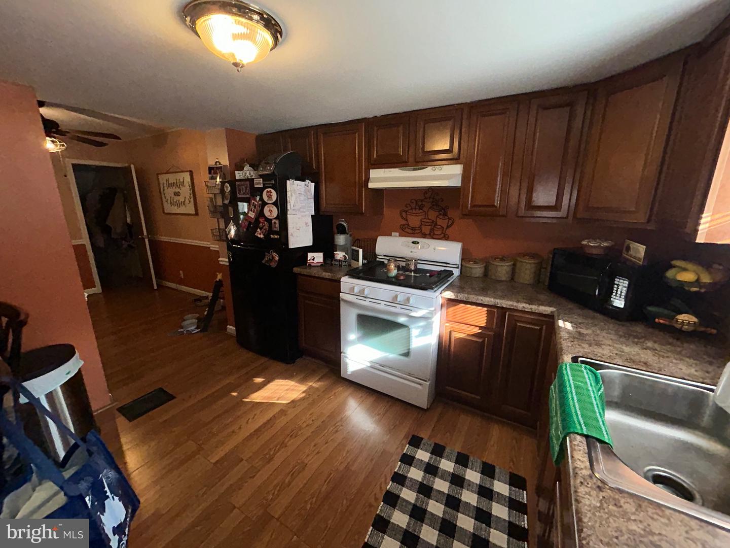 Photo 11 of 23 of 3059 Memphis St townhome