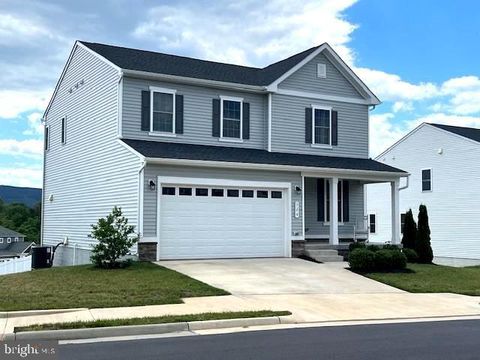 Single Family Residence in Strasburg VA 324 Cedar Spring DRIVE.jpg