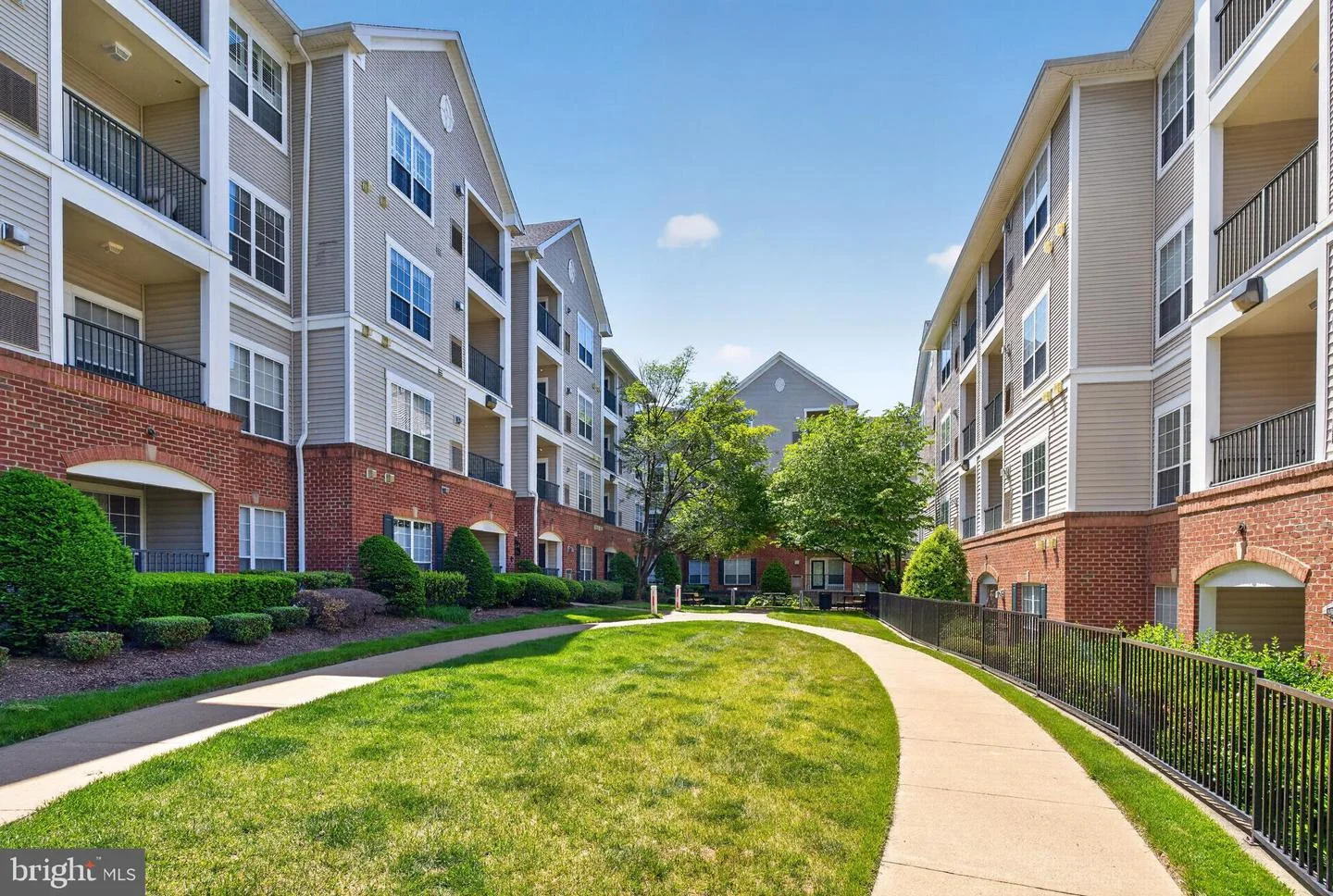 4854 Eisenhower Avenue Unit 155