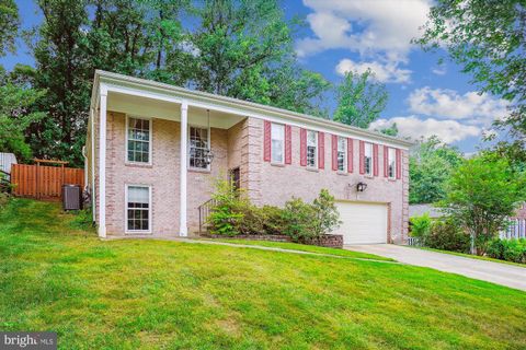 Single Family Residence in Potomac MD 10320 Gainsborough ROAD.jpg