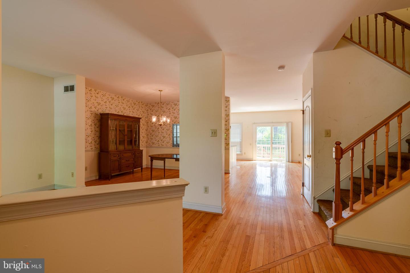 Photo 3 of 32 of 164 Daylesford Blvd townhome