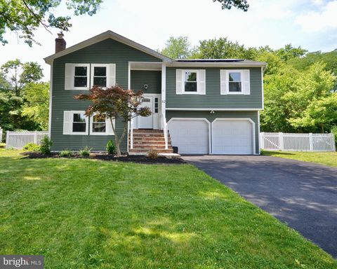 Single Family Residence in Ewing NJ 52 Misty Morn la Ln.jpg