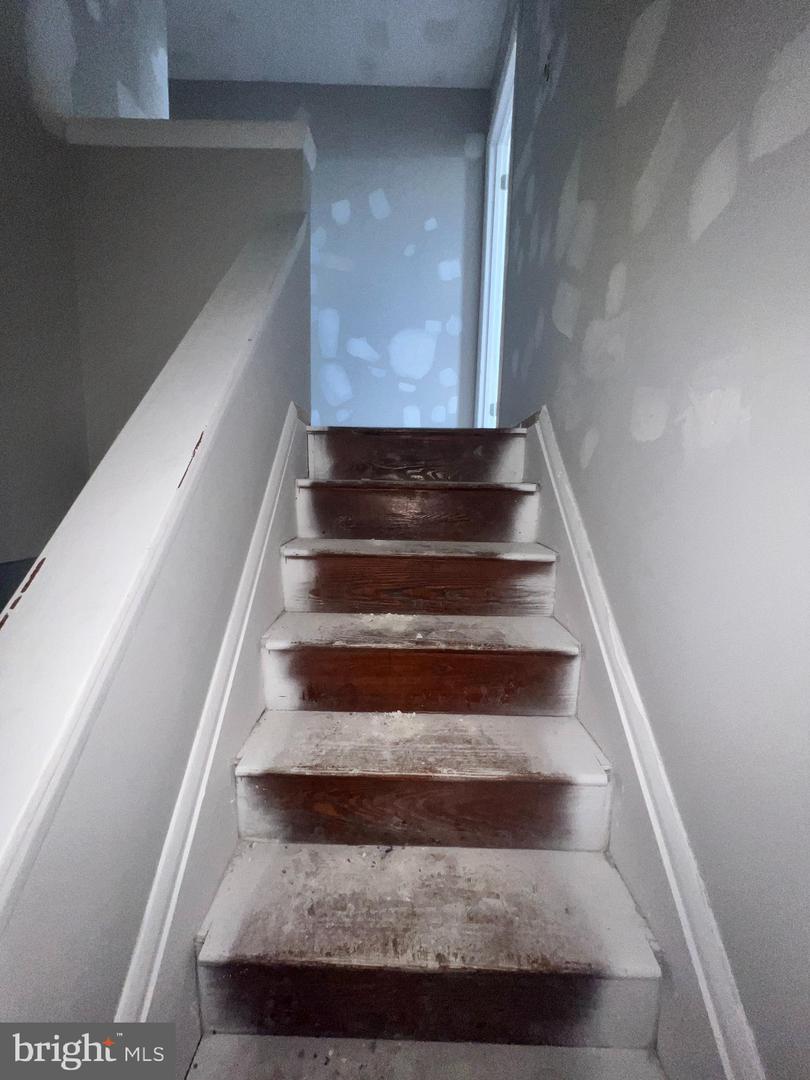 Photo 11 of 28 of 2436 Lauretta Ave townhome