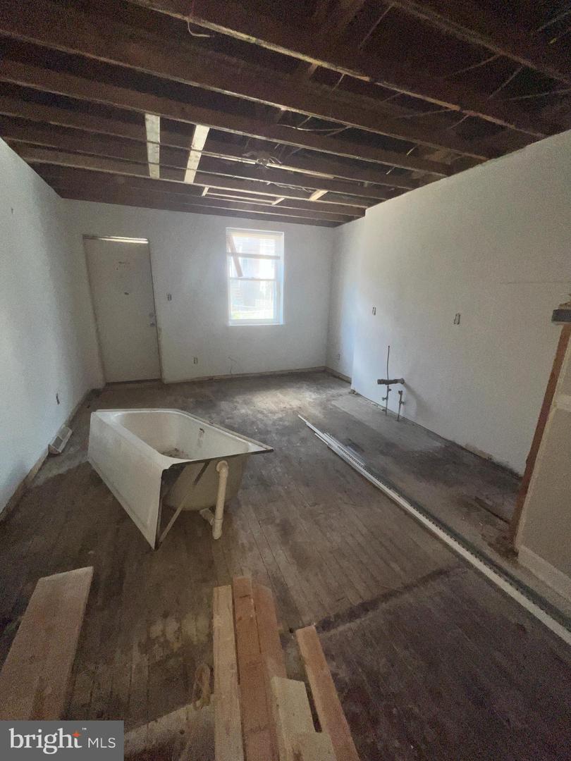 Photo 5 of 28 of 2436 Lauretta Ave townhome