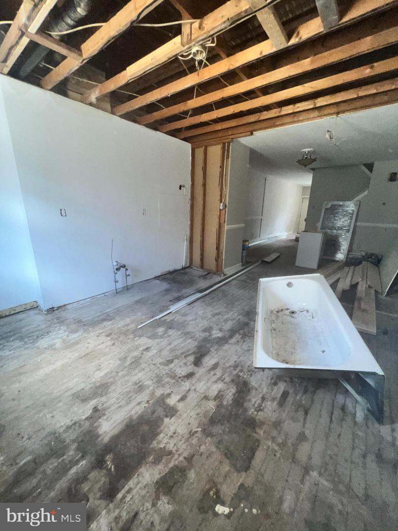 Photo 6 of 28 of 2436 Lauretta Ave townhome