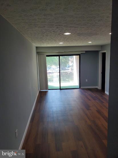 Photo 4 of 22 of 7704 Hanover Pkwy #37 (201) condo
