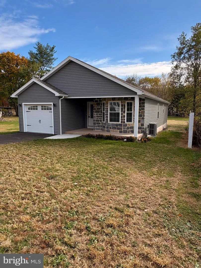 402 Eighth Avenue, Burnham, PA, 17009