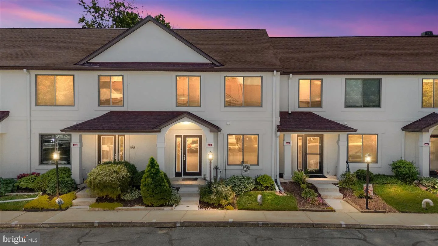 54F Queen Caroline Court