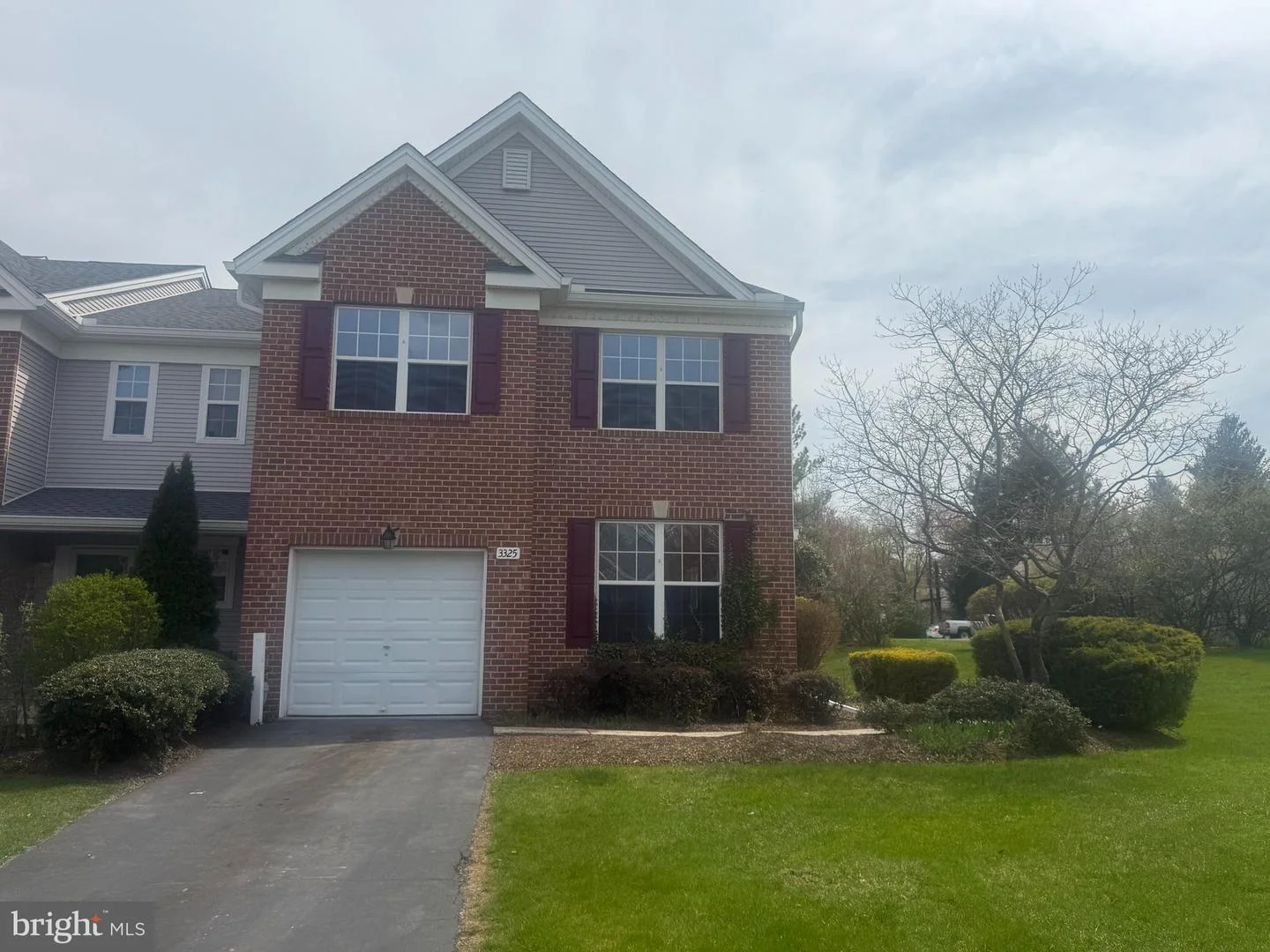 3325 Woodland Circle