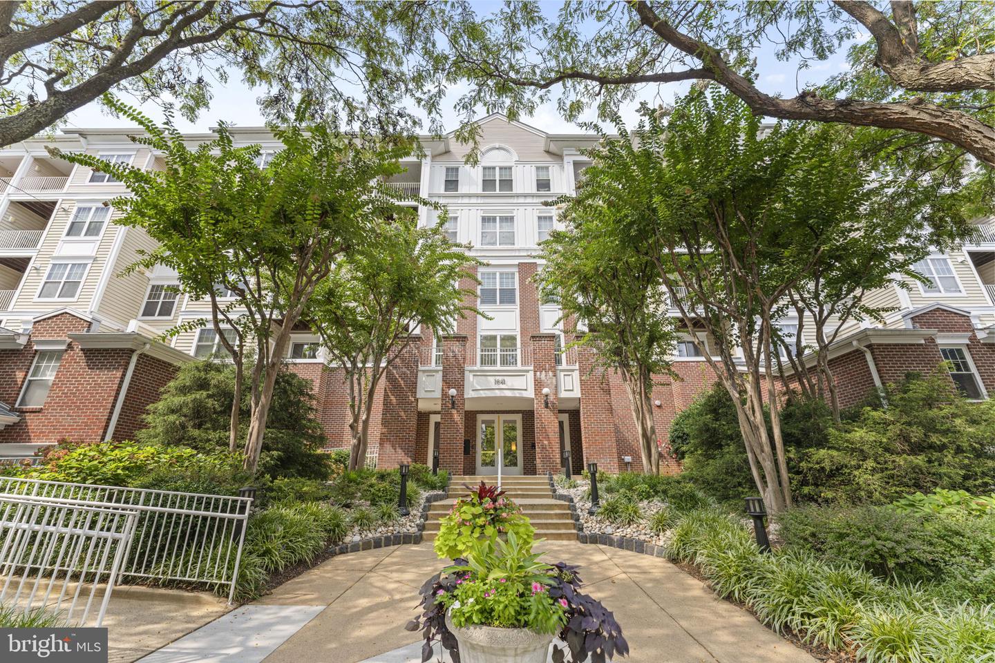 View McLean, VA 22102 condo