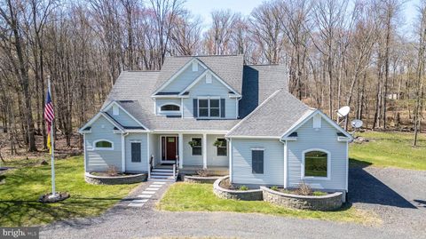 Single Family Residence in Upper Black Eddy PA 903 Lonely Cottage.jpg