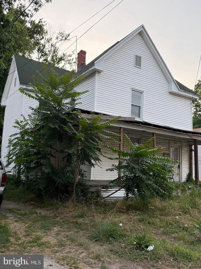 810 2nd Street
