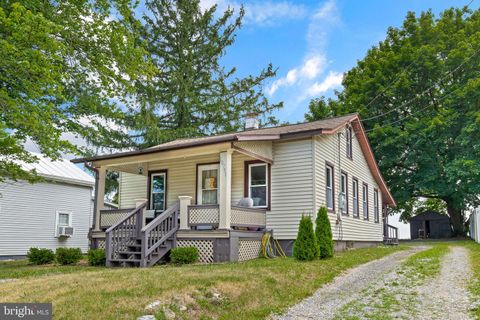 Single Family Residence in Jonestown PA 10791 Jonestown ROAD.jpg