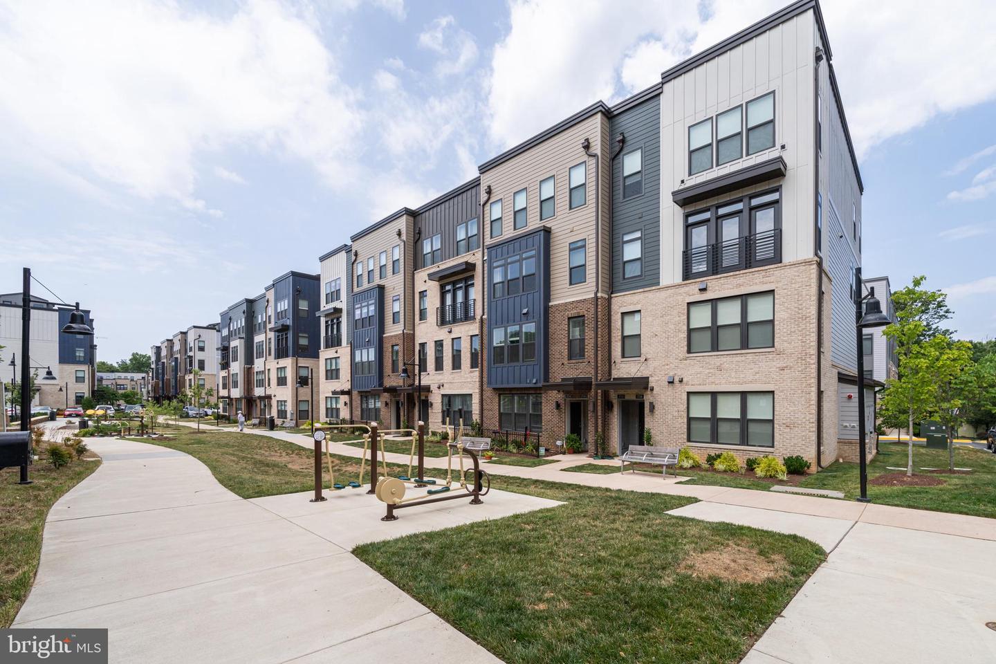 Photo 2 of 41 of 1704 Bandit Loop #20a townhome