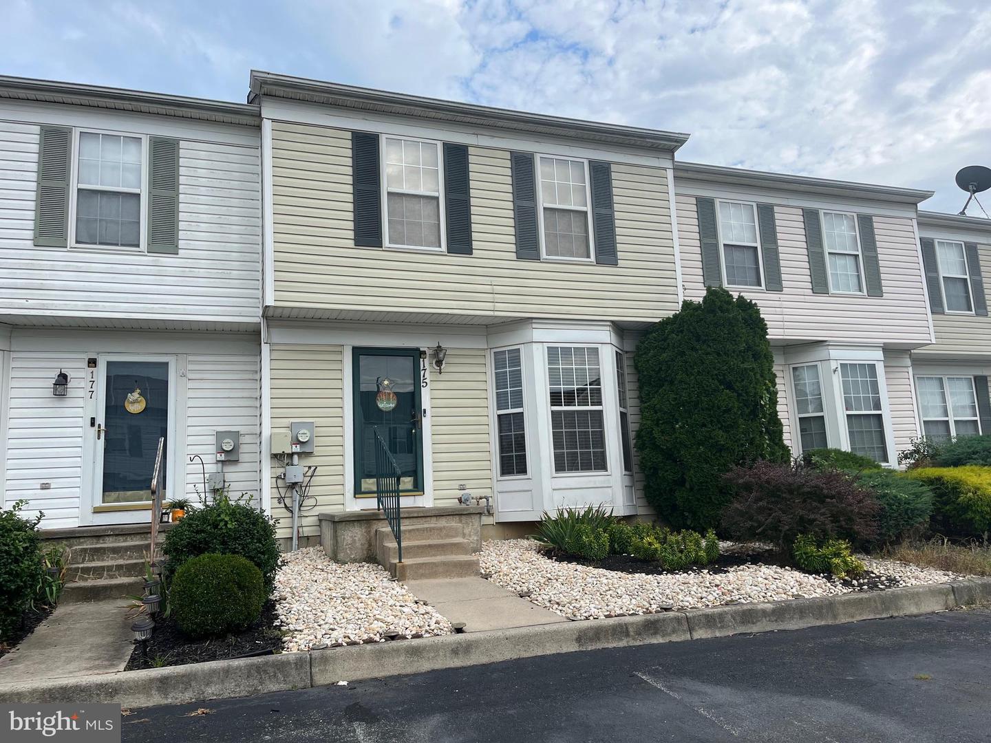 View Newark, DE 19702 townhome