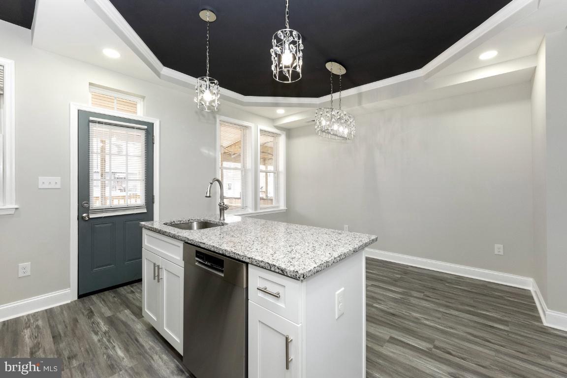 Photo 6 of 14 of 768 Linnard St townhome