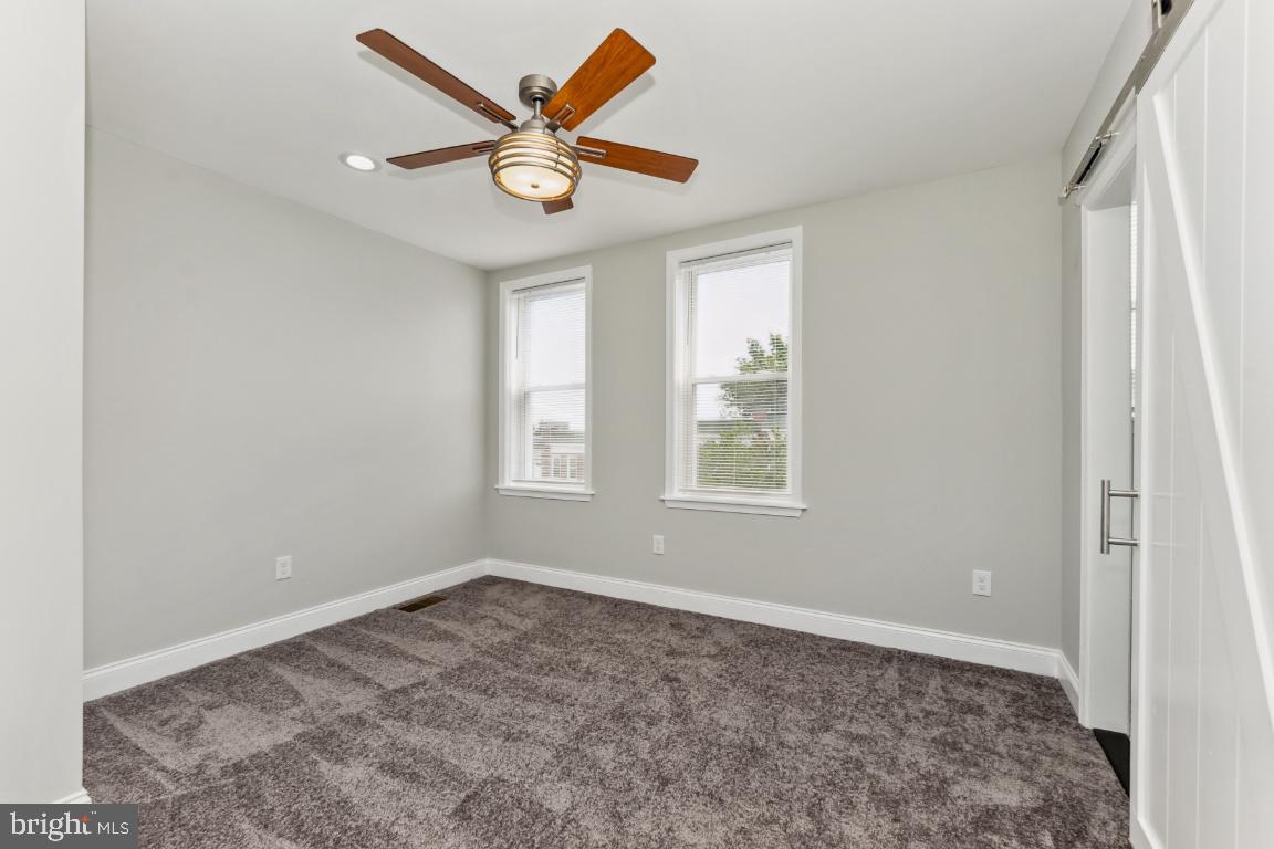 Photo 9 of 14 of 768 Linnard St townhome