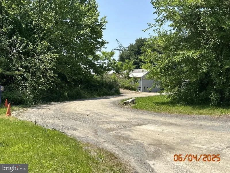 2085 Valley Road