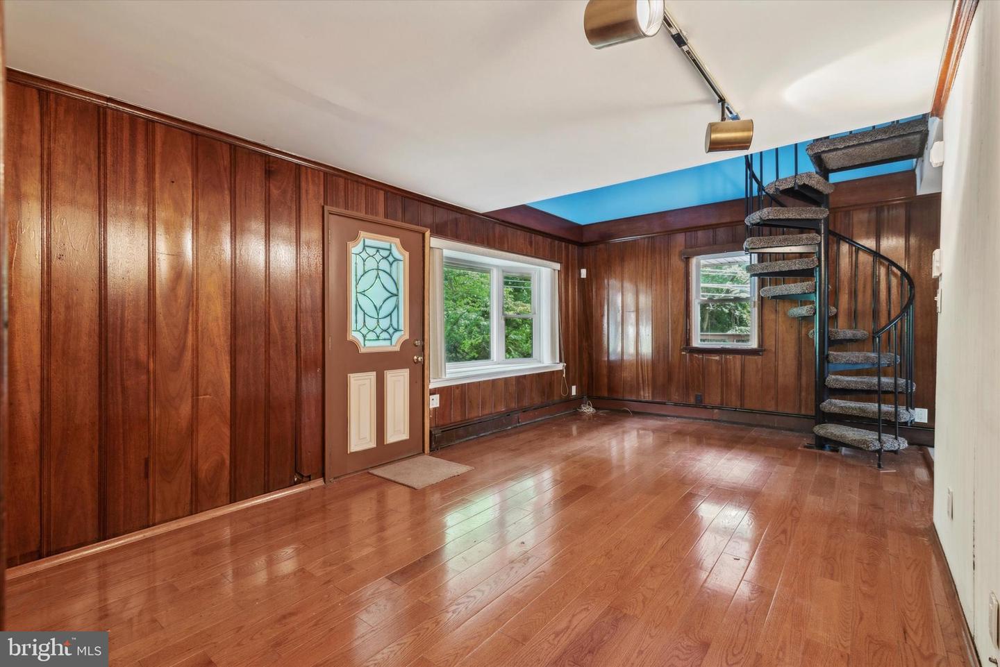 Photo 2 of 13 of 801 E Penn Pines Blvd house