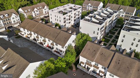 Townhouse in Media PA 109 Jackdaw ALLEY 47.jpg