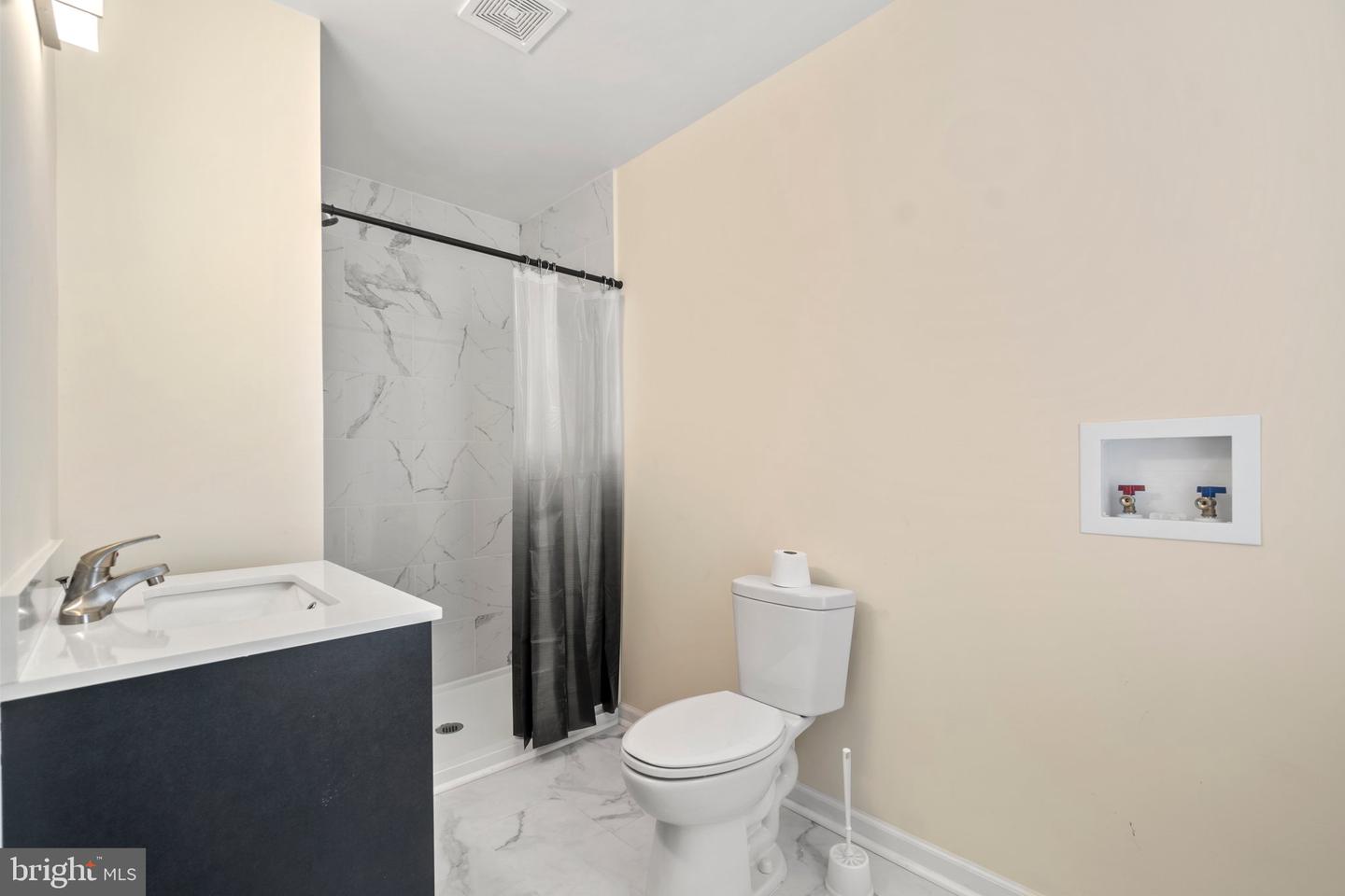 Photo 15 of 43 of 225 Locust St townhome