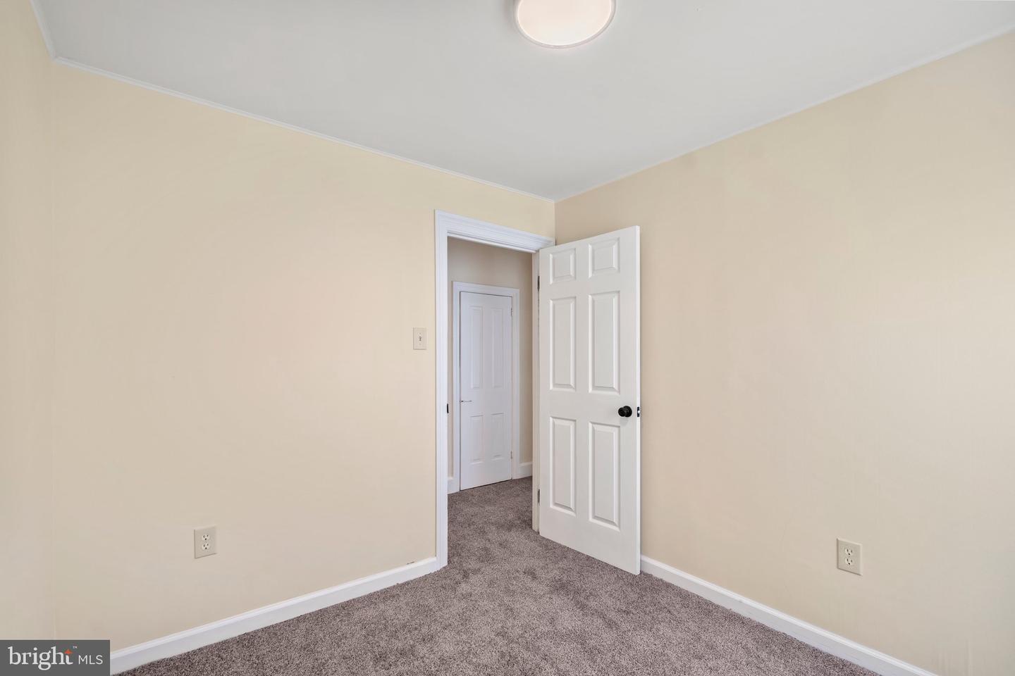 Photo 23 of 43 of 225 Locust St townhome