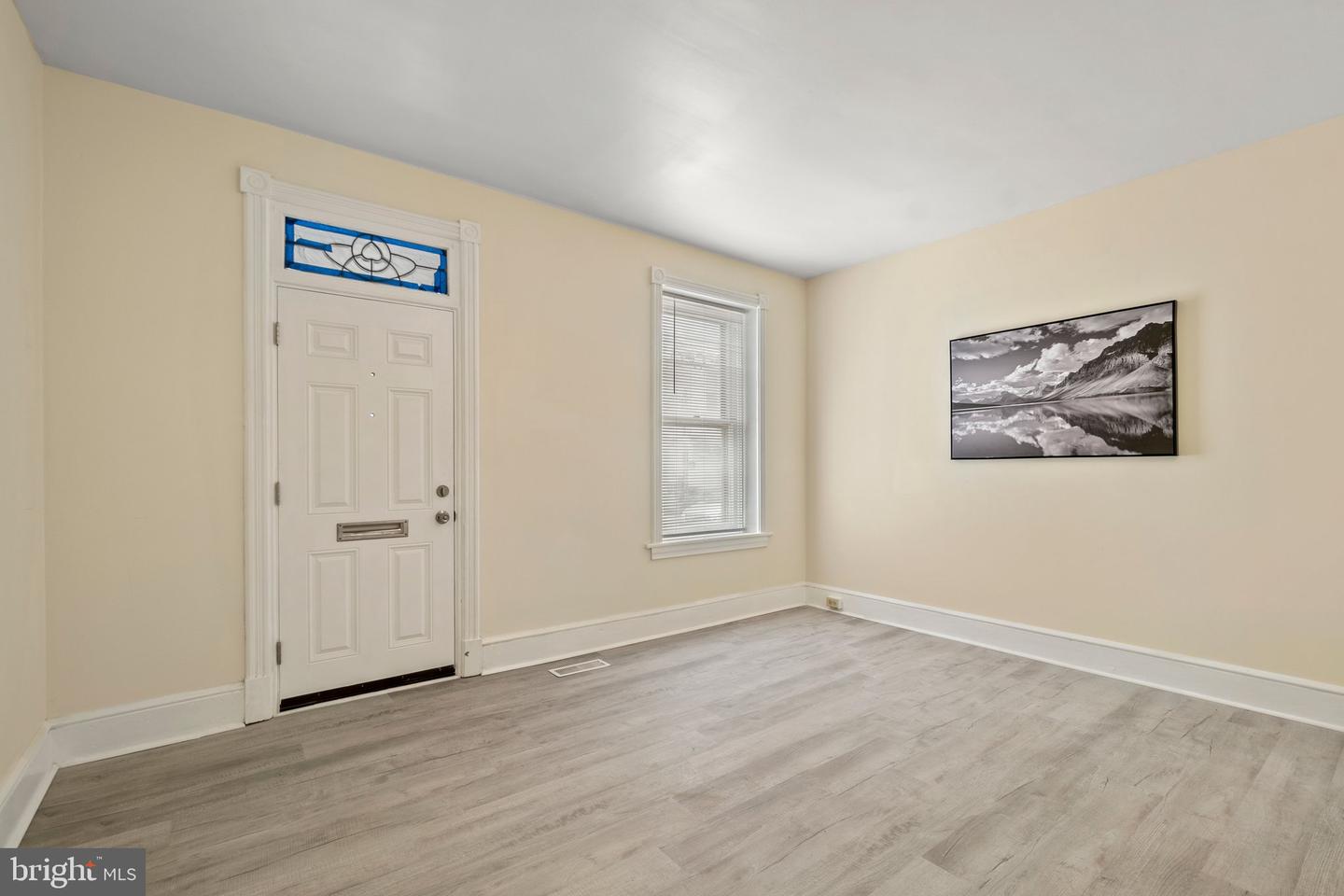 Photo 6 of 43 of 225 Locust St townhome