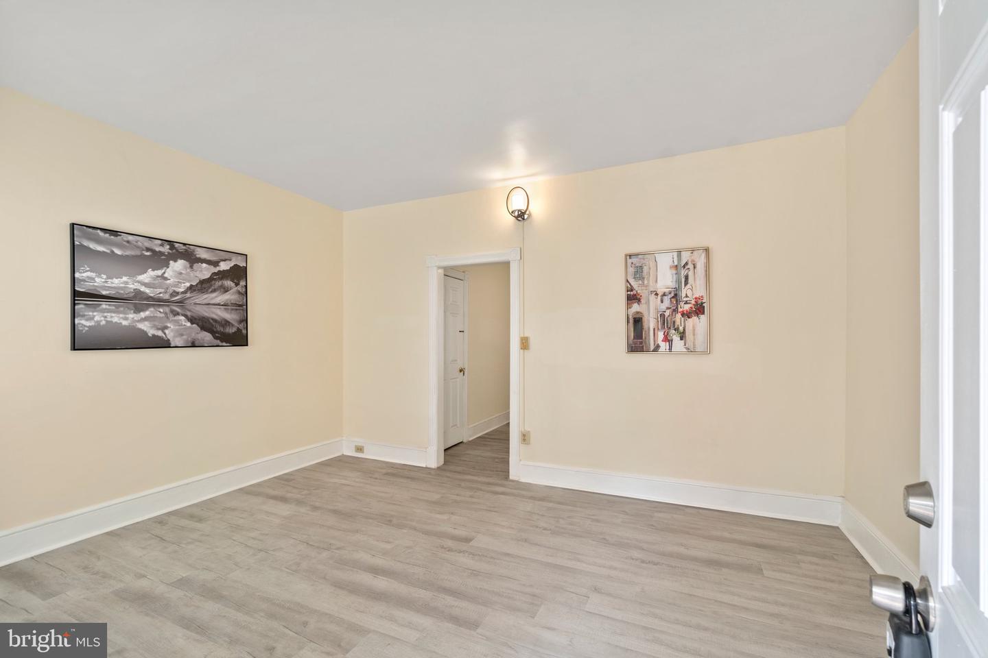 Photo 5 of 43 of 225 Locust St townhome