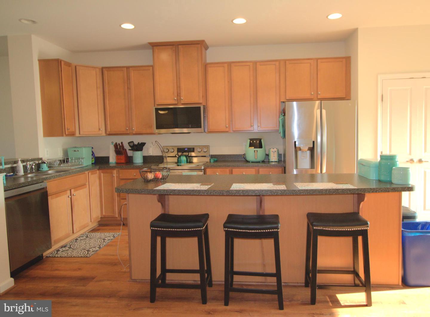 Photo 9 of 40 of 207 Spring Park Ln townhome
