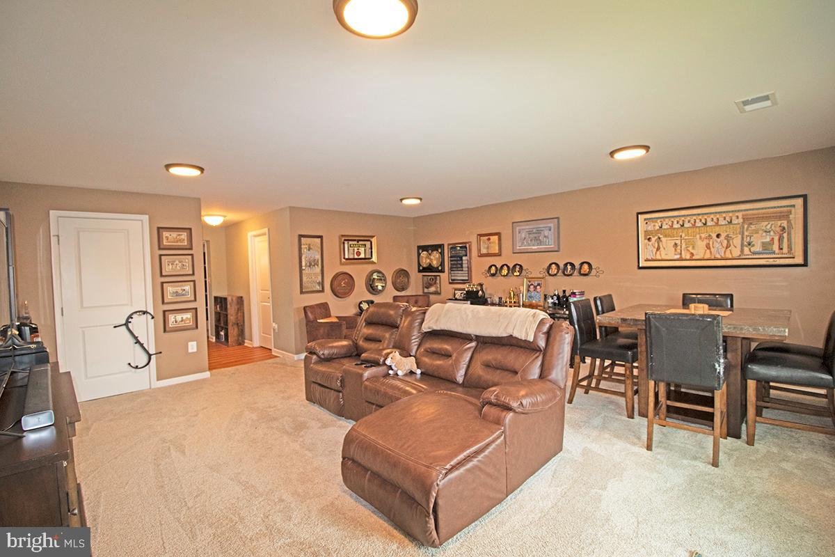 Photo 20 of 40 of 207 Spring Park Ln townhome