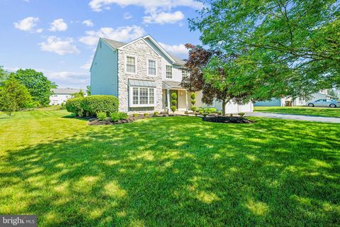 Single Family Residence in Warrington PA 1504 Long Pond DRIVE.jpg