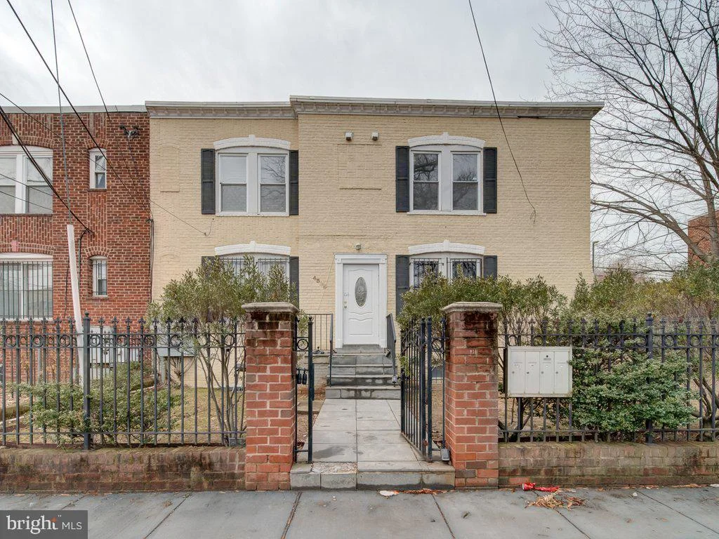 4325 Halley Terrace SE Unit 201