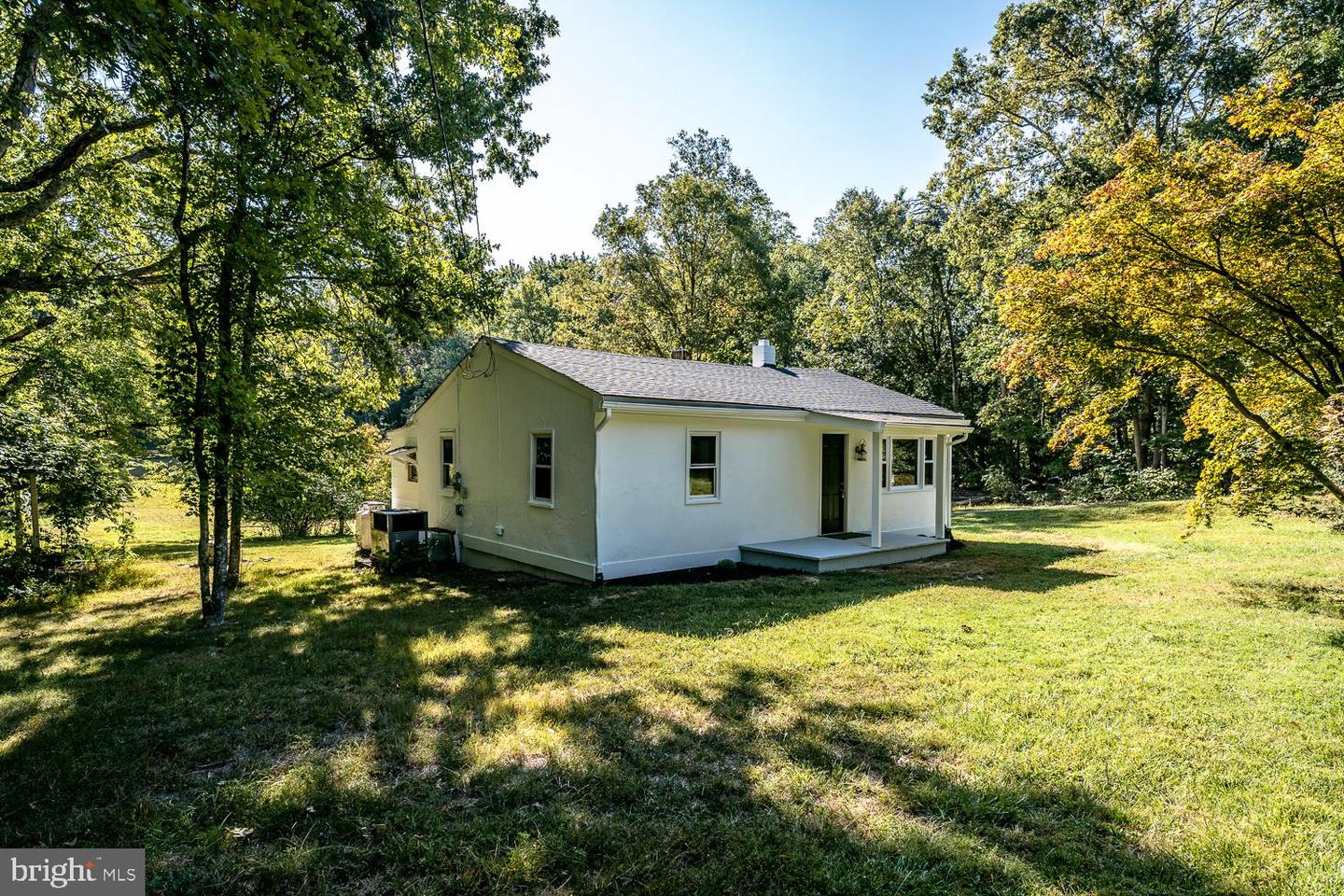 1055 Hacktown Road, Keswick, Virginia image 2