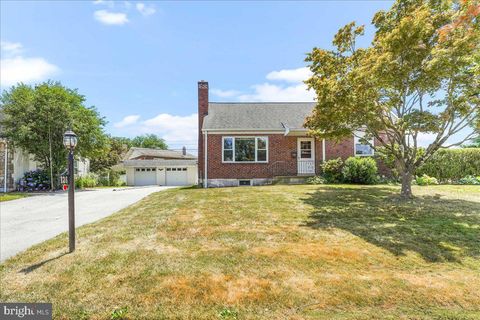 Single Family Residence in Wayne PA 126 Fairfield LANE.jpg