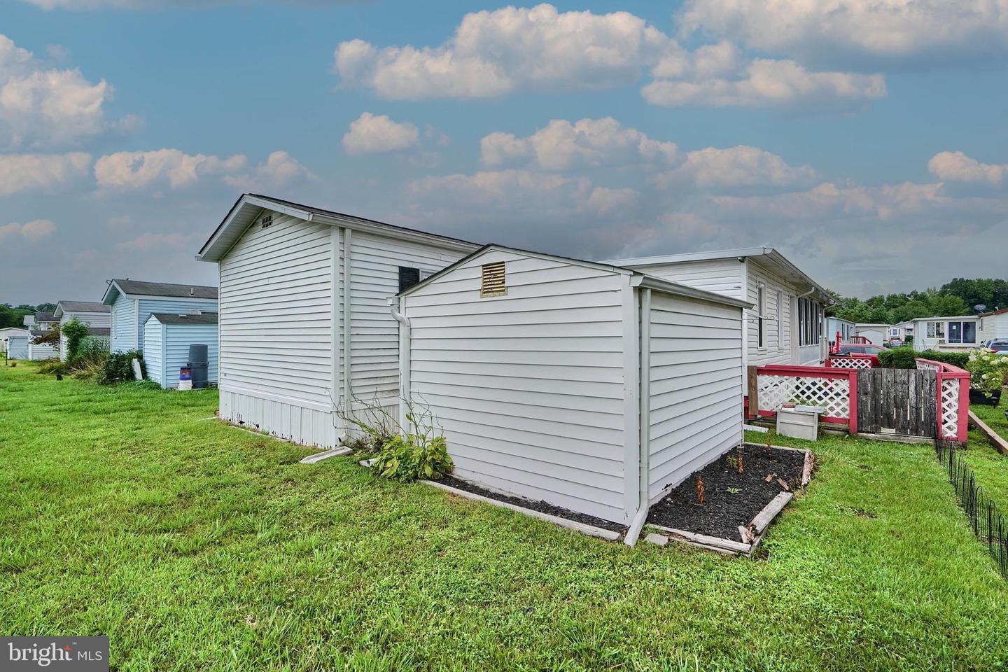 Photo 8 of 39 of 117 Cowhide Cir mobile home