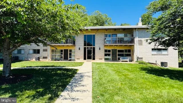 4957 Americana Dr Drive Unit 106